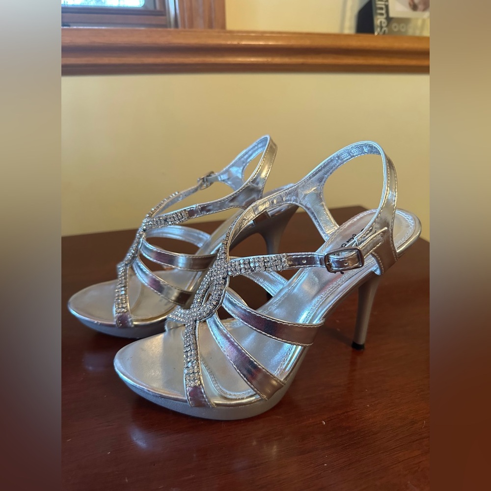 Sweetie’s Prom/Pageant Rhinestone Heels. Size 6.5. - Picture 4 of 5